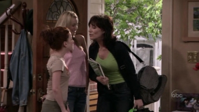 Charmed-Online_dot_nl-8SimpleRules-2x21-13362.jpg