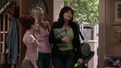 Charmed-Online_dot_nl-8SimpleRules-2x21-13364.jpg