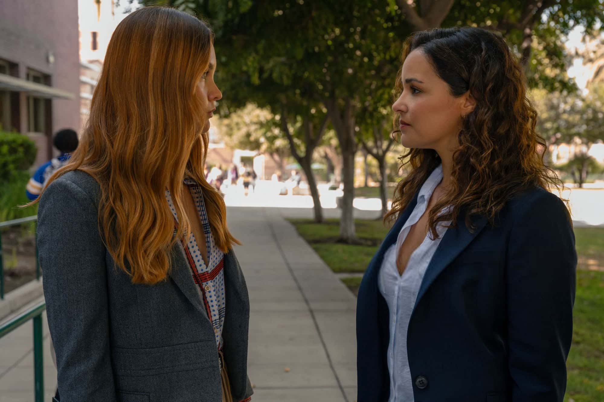 2x05-002.jpg