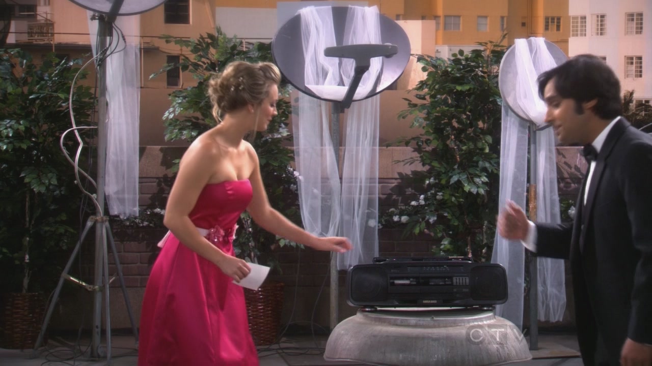 Charmed-Online_dot_net-TBBT5x24TheCountdownReflection0818.jpg