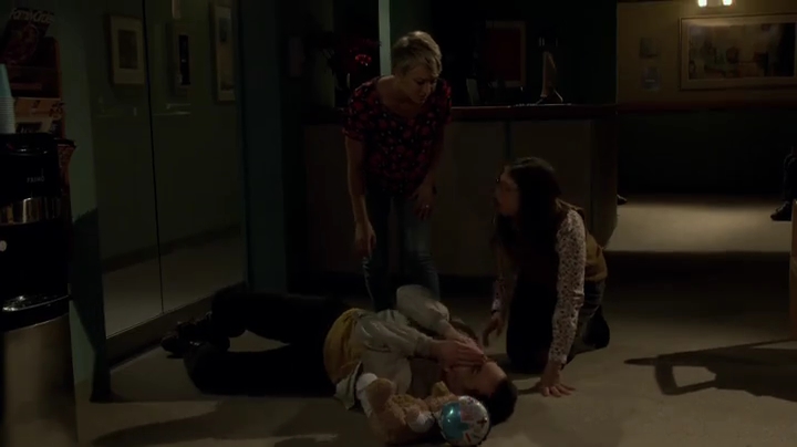 Charmed-Online-dot-net_TBBT8x09-0358.jpg