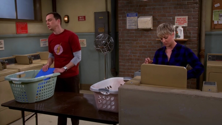charmed-online-dot-net_TBBT-S08E15-0274.jpg