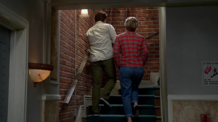 charmed-online-dot-net_TBBT-S08E17-0011.jpg