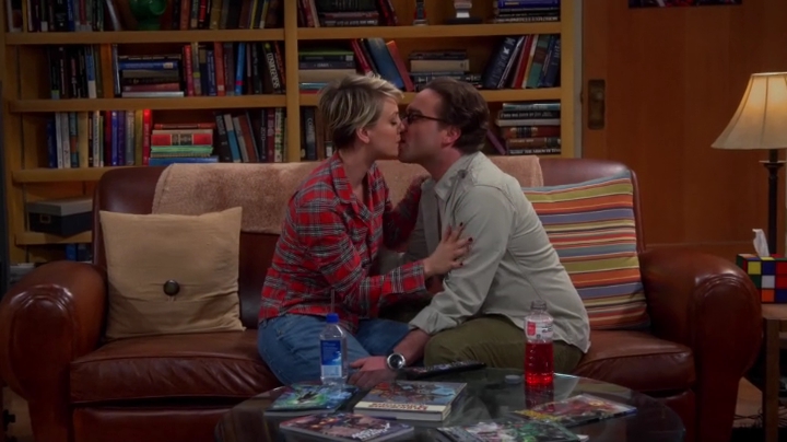 charmed-online-dot-net_TBBT-S08E17-0305.jpg