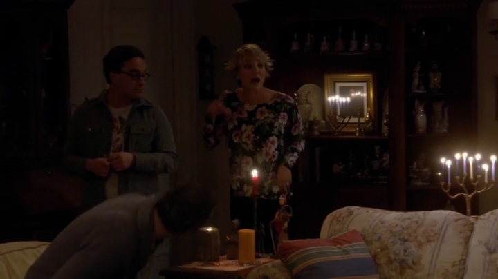 charmed-online-dot-net_TBBT-S08E18-0312.jpg