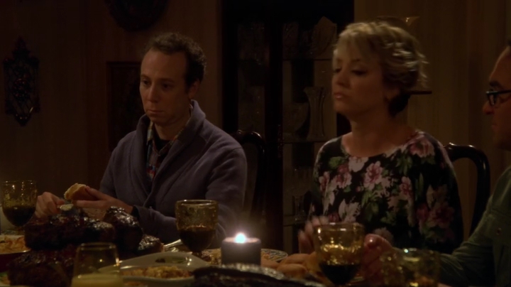 charmed-online-dot-net_TBBT-S08E18-0423.jpg