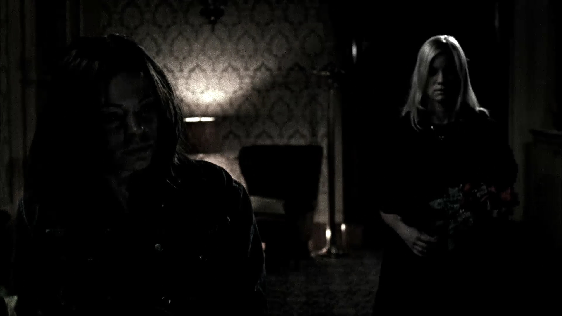 Charmed-Online-dot-NL-DeadAwake1795.jpg