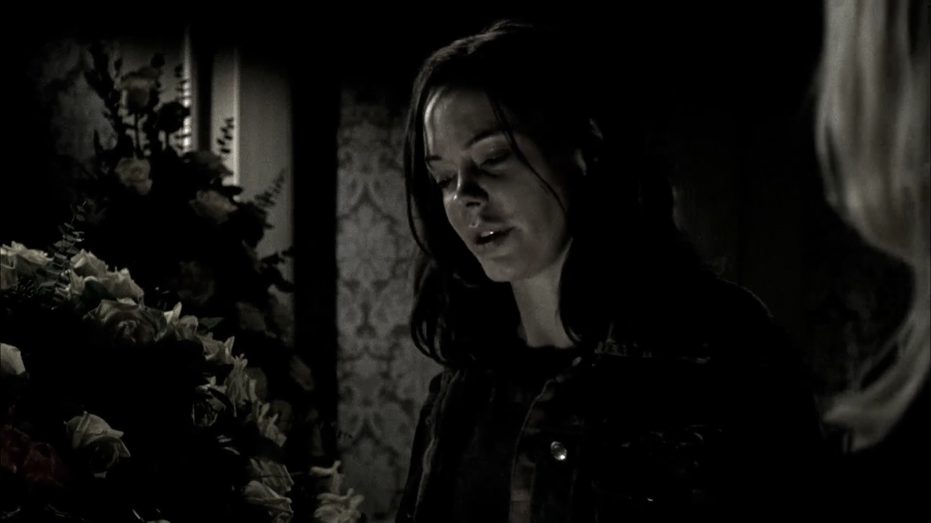 Charmed-Online-dot-NL-DeadAwake1829.jpg