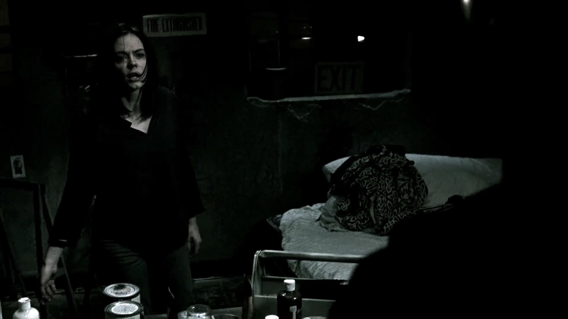 Charmed-Online-dot-NL-DeadAwake2327.jpg