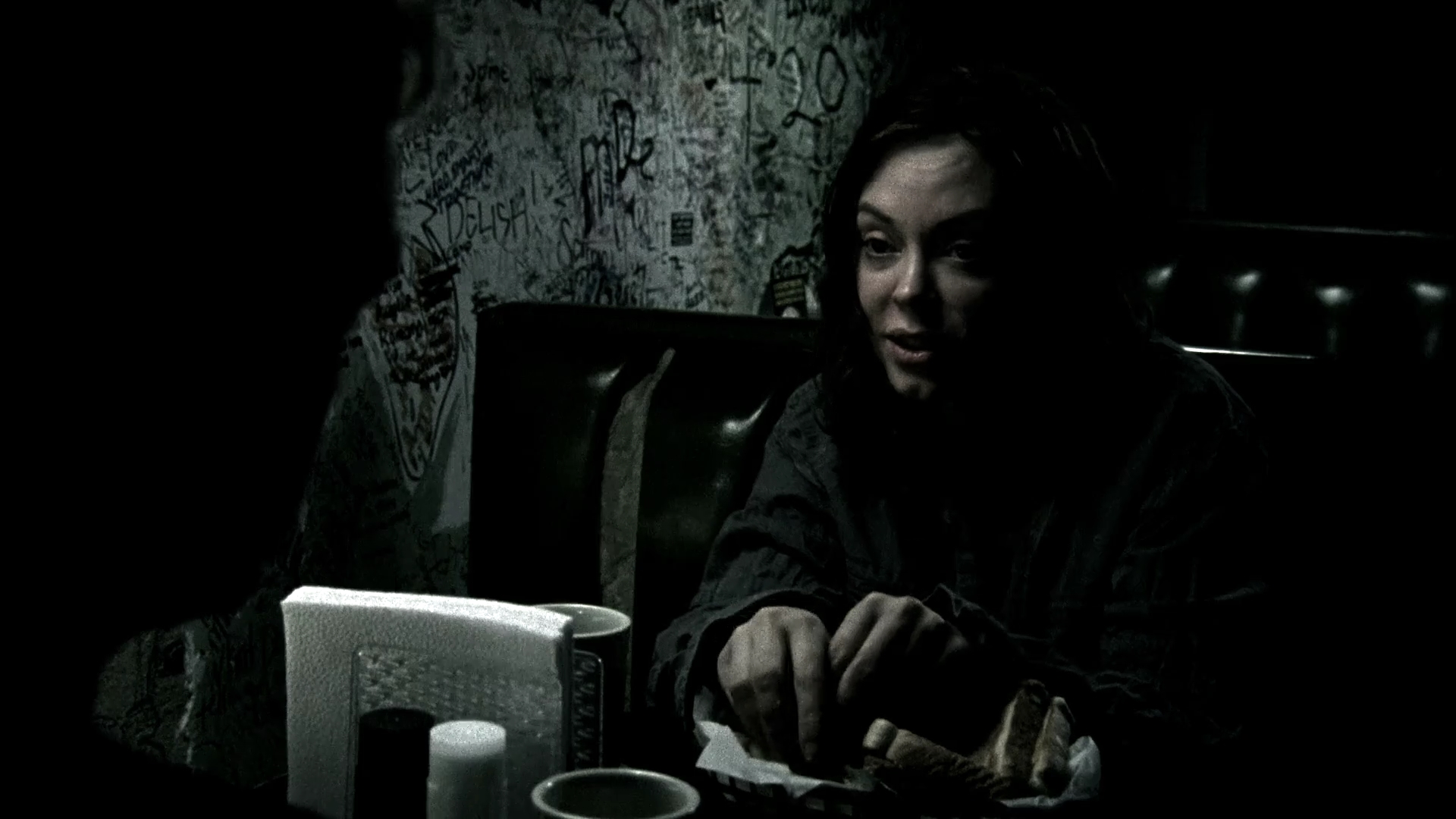 Charmed-Online-dot-NL-DeadAwake2581.jpg