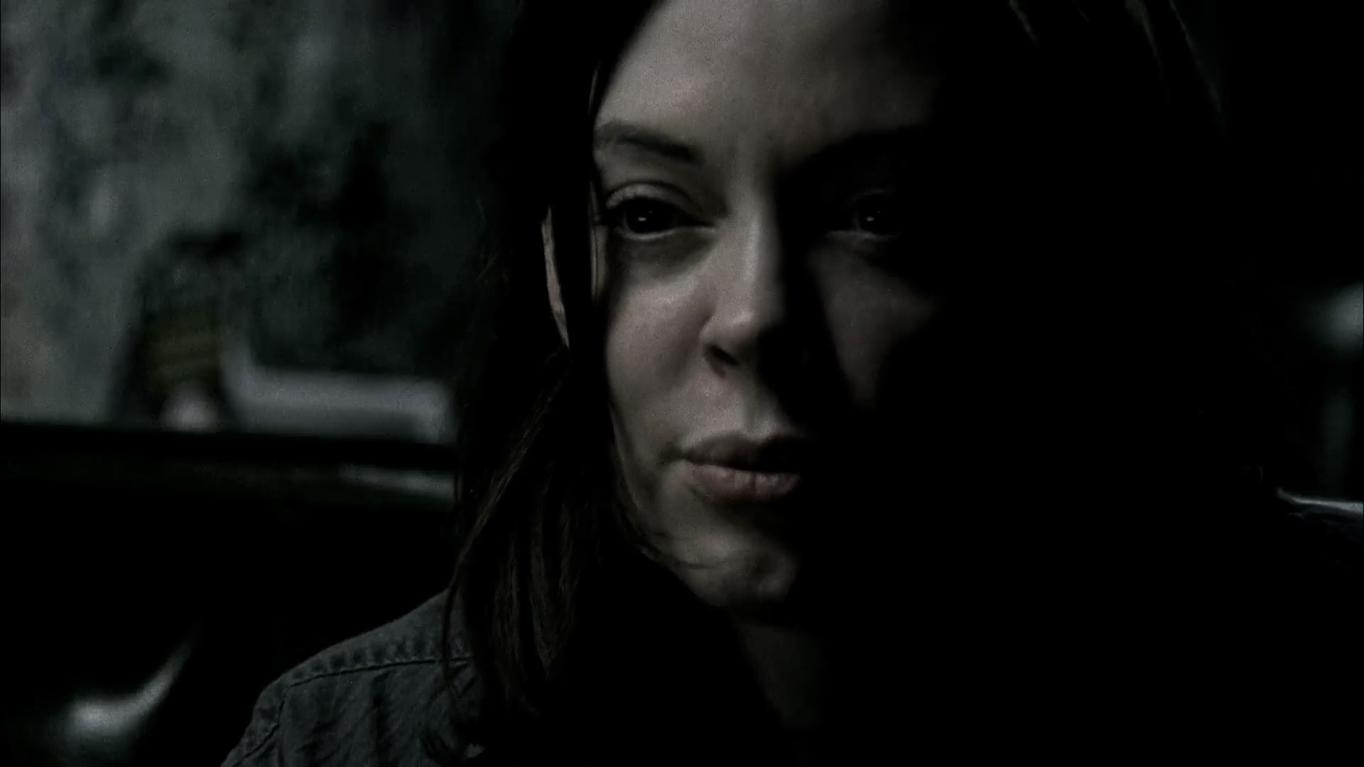 Charmed-Online-dot-NL-DeadAwake2598.jpg