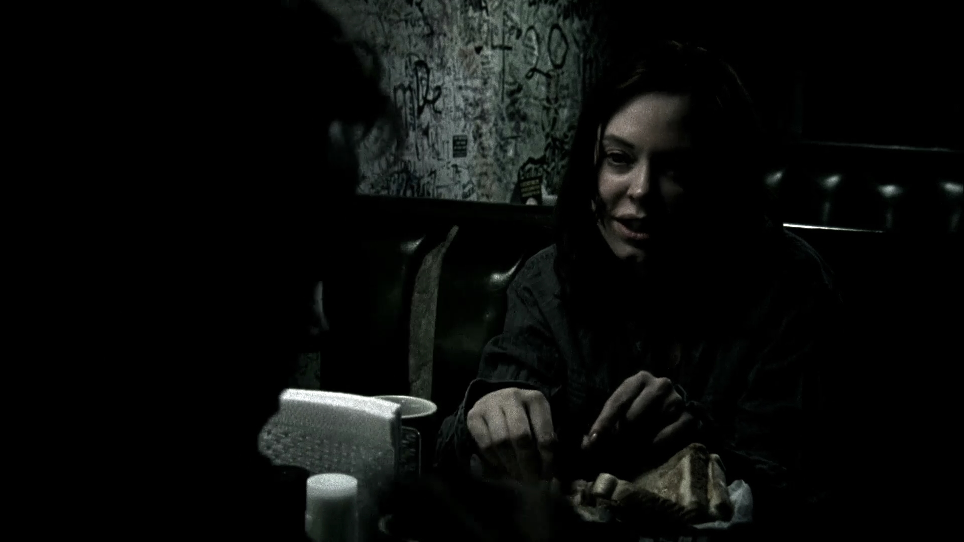 Charmed-Online-dot-NL-DeadAwake2613.jpg