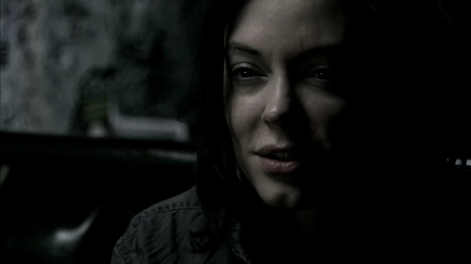 Charmed-Online-dot-NL-DeadAwake2616.jpg