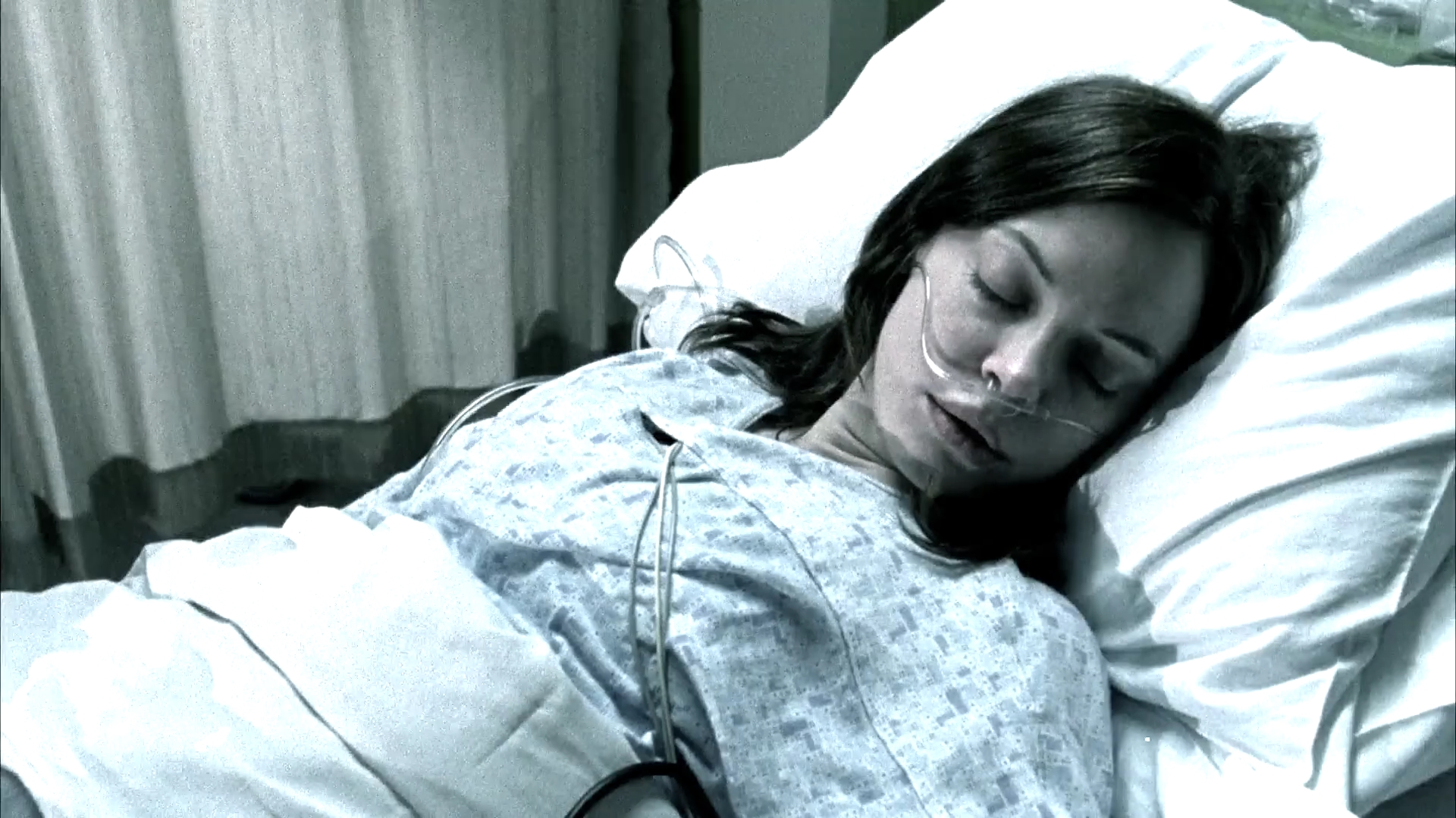 Charmed-Online-dot-NL-DeadAwake2814.jpg