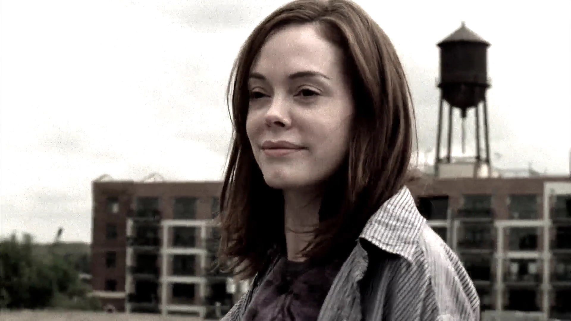 Charmed-Online-dot-NL-DeadAwake4674.jpg Charmed-Online-dot-NL-DeadAwake4674.jpg