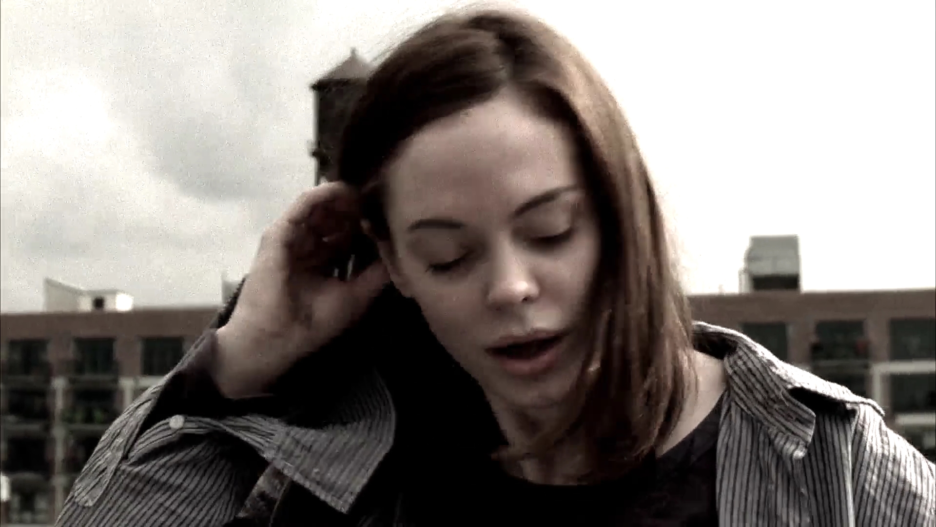 Charmed-Online-dot-NL-DeadAwake4690.jpg