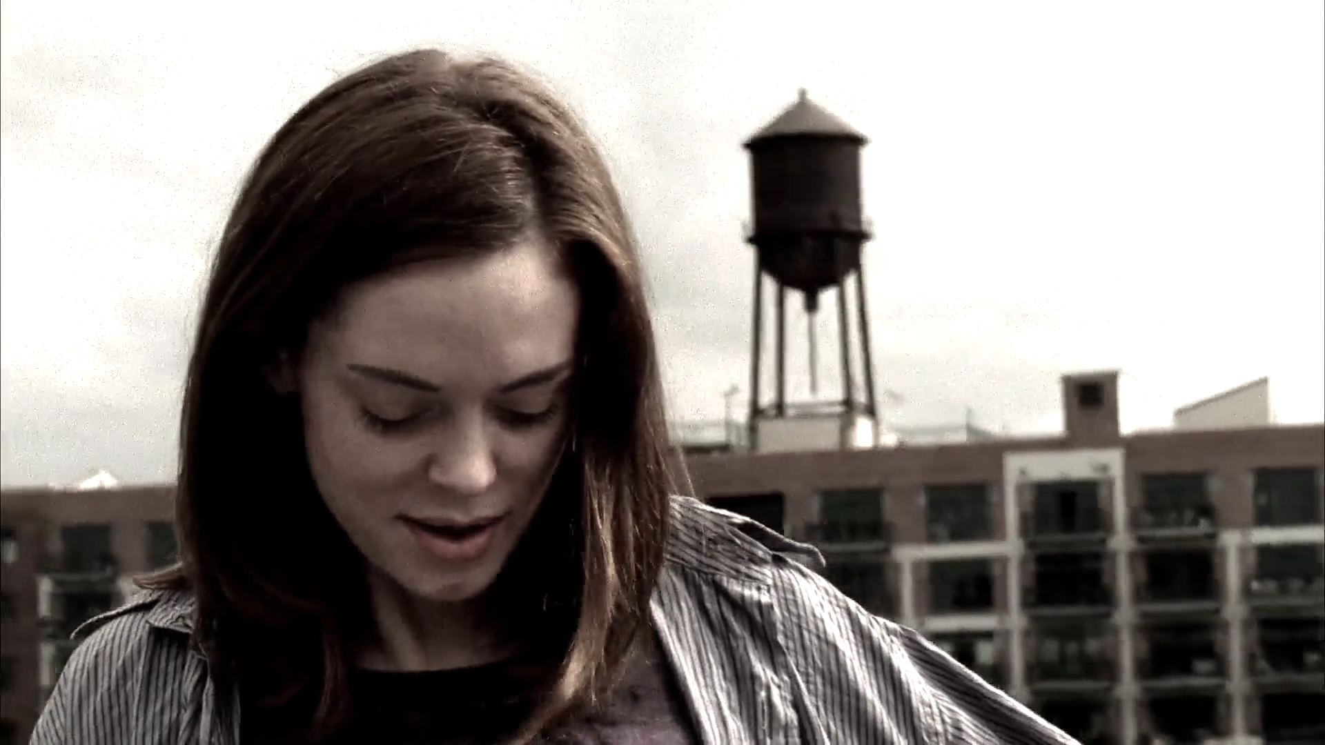 Charmed-Online-dot-NL-DeadAwake4706.jpg Charmed-Online-dot-NL-DeadAwake4706.jpg