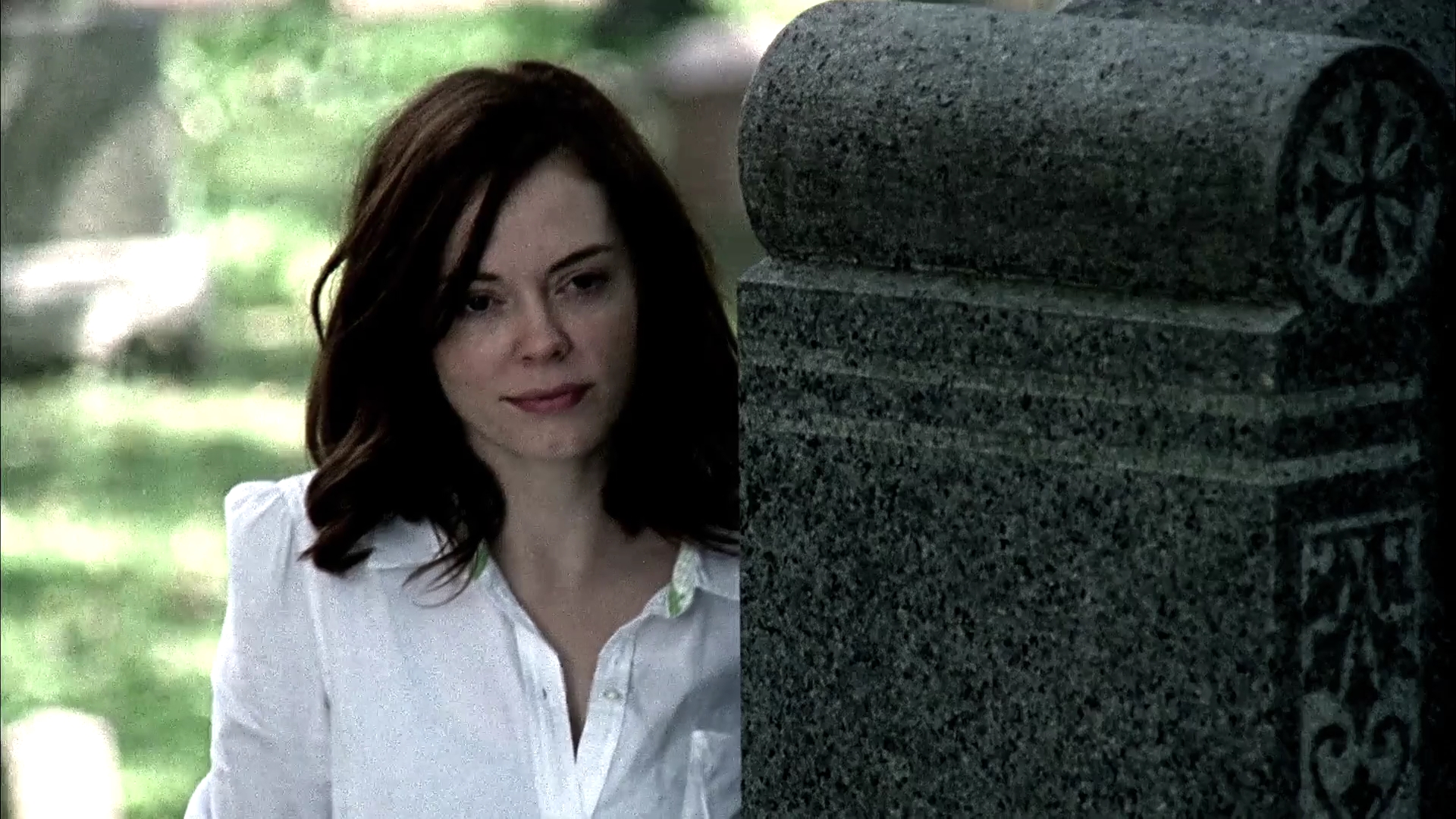 Charmed-Online-dot-NL-DeadAwake4947.jpg