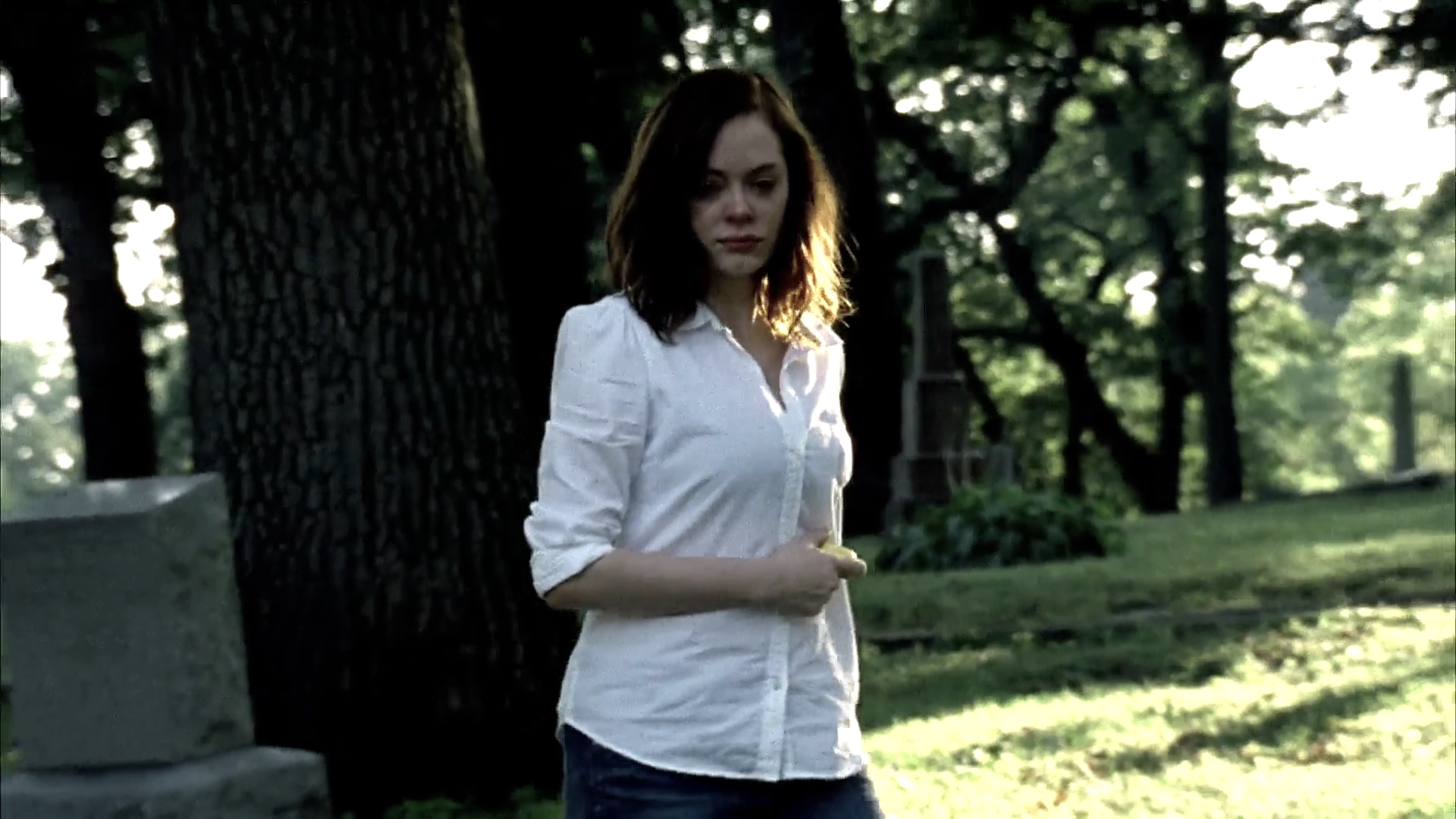 Charmed-Online-dot-NL-DeadAwake5009.jpg
