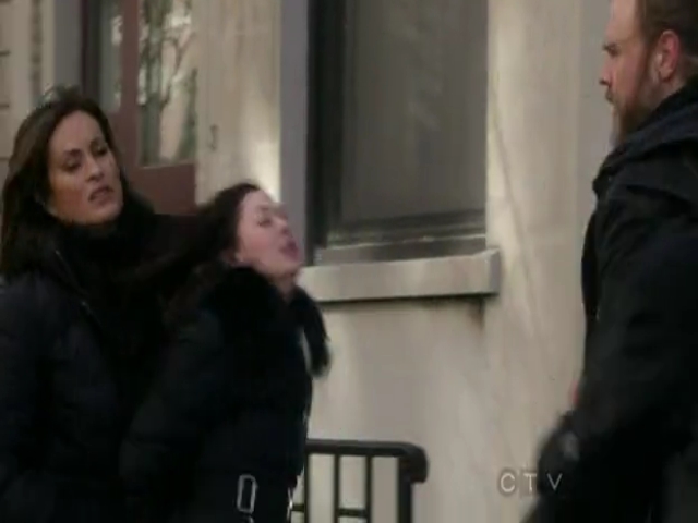 Charmed-Online-dot-net_LawAndOrderSVU2x19-1357.jpg