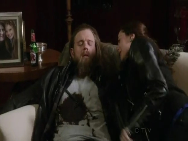 Charmed-Online-dot-net_LawAndOrderSVU2x19-1989.jpg