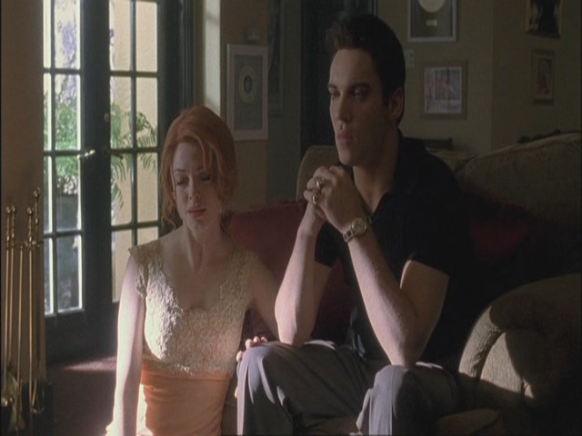Charmed-Online-dot-net_Elvis7247.jpg