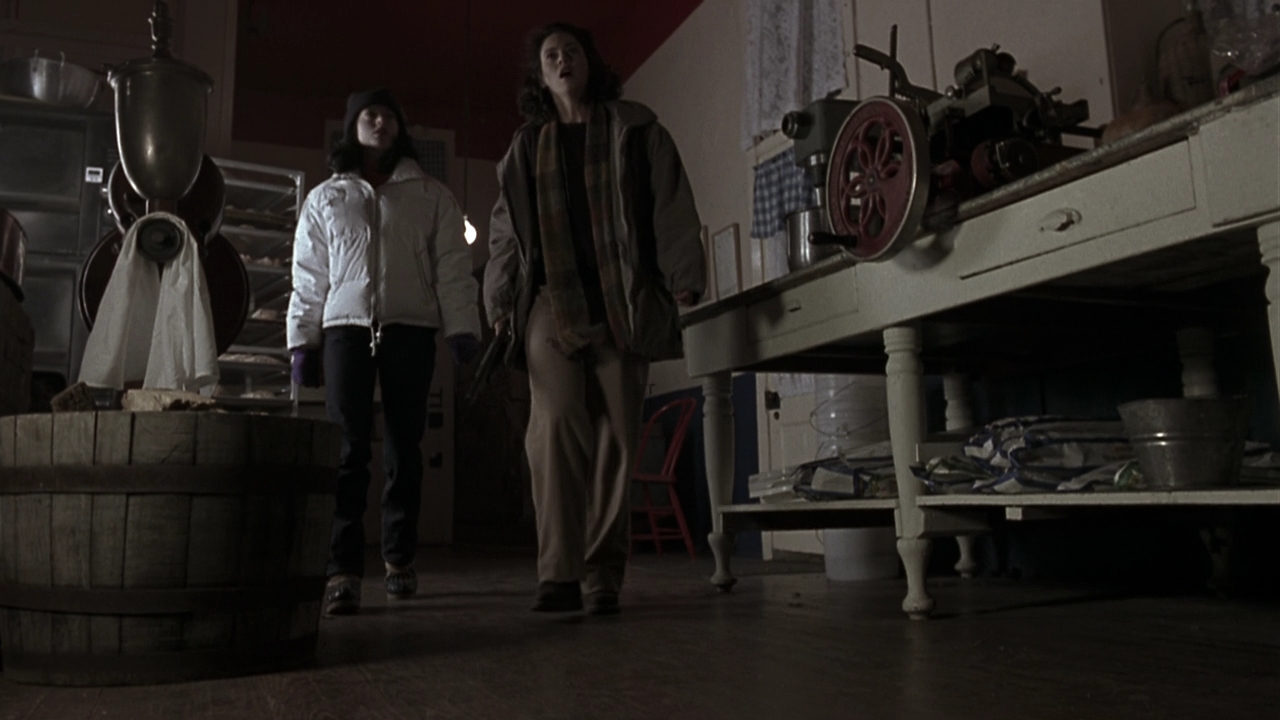 Charmed-Online-dot-NL-Phantoms0617.jpg