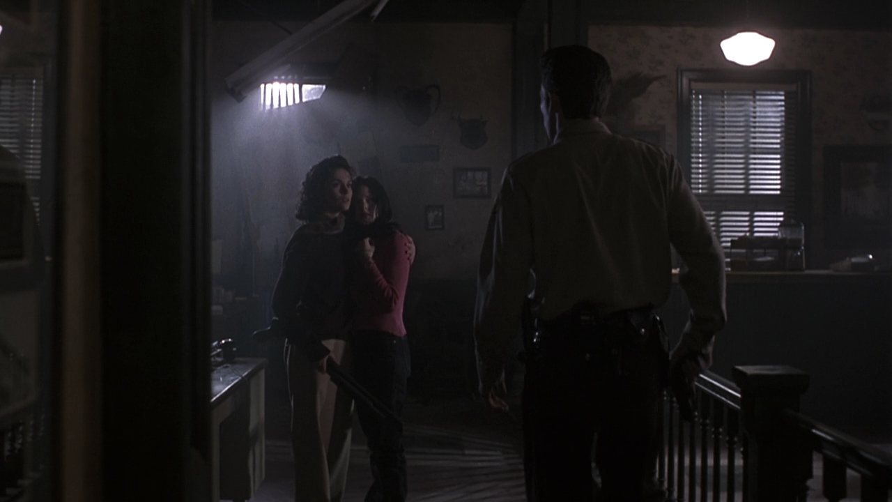 Charmed-Online-dot-NL-Phantoms2411.jpg
