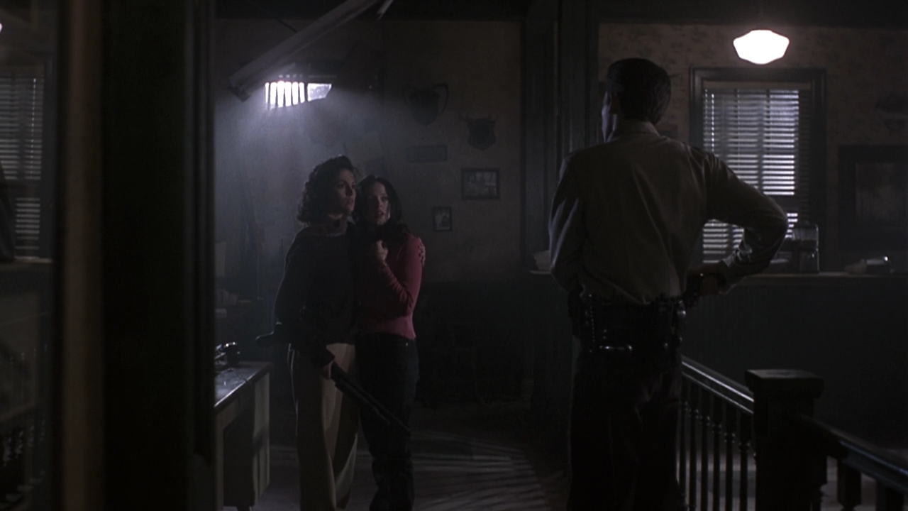 Charmed-Online-dot-NL-Phantoms2412.jpg