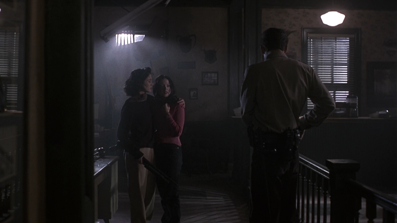 Charmed-Online-dot-NL-Phantoms2413.jpg