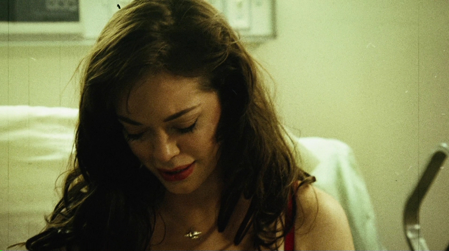 Charmed-Online-dot-net_PlanetTerror3119.jpg