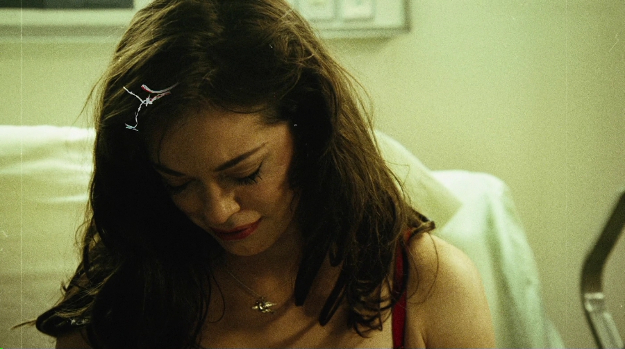 Charmed-Online-dot-net_PlanetTerror3120.jpg