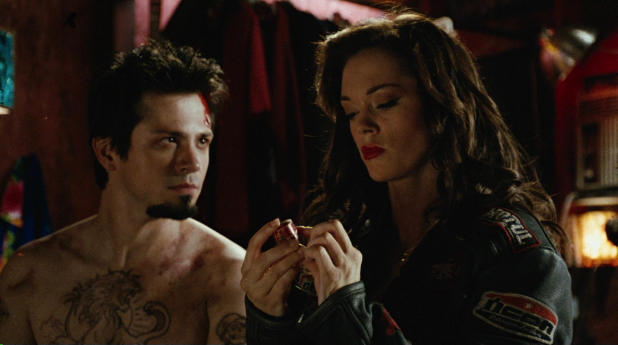Charmed-Online-dot-net_PlanetTerror3785.jpg