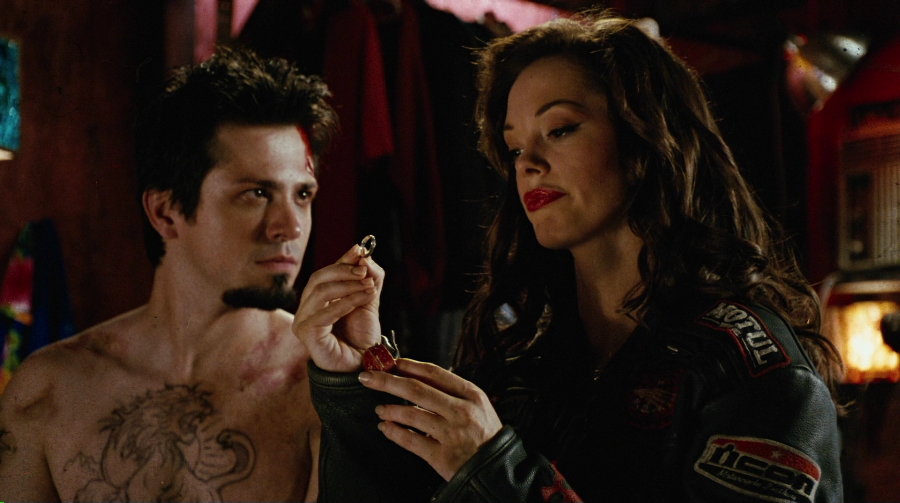 Charmed-Online-dot-net_PlanetTerror3806.jpg