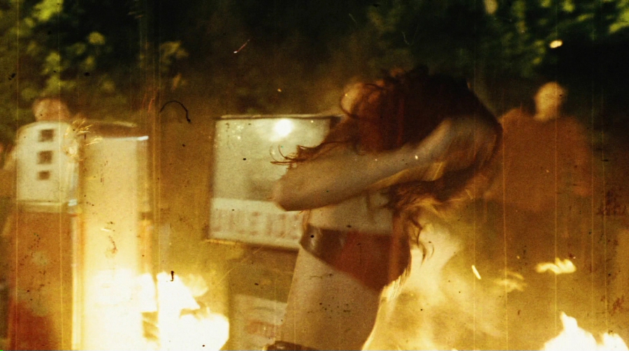 Charmed-Online-dot-net_PlanetTerror4110.jpg