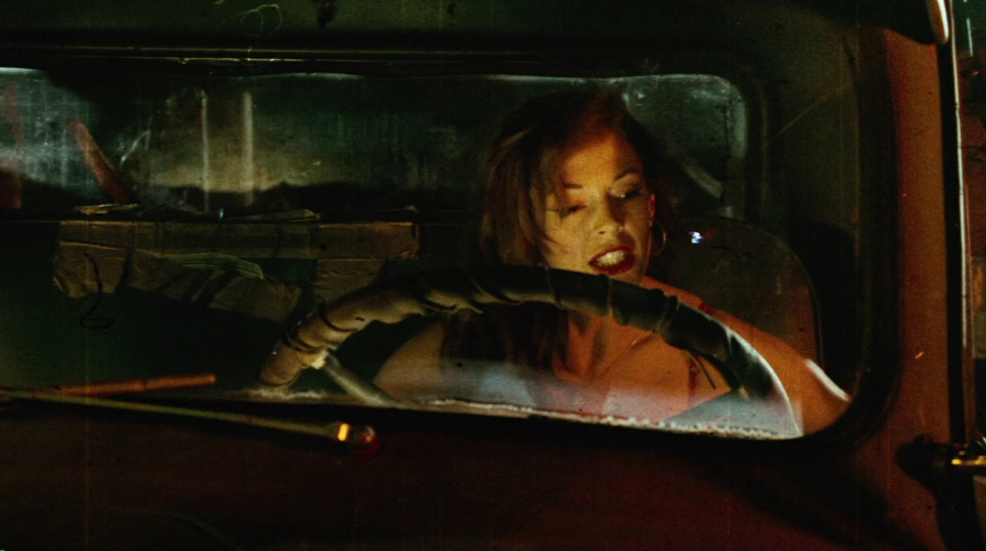 Charmed-Online-dot-net_PlanetTerror4119.jpg