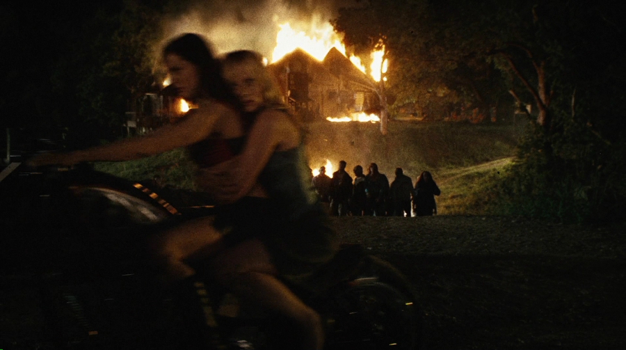 Charmed-Online-dot-net_PlanetTerror4230.jpg