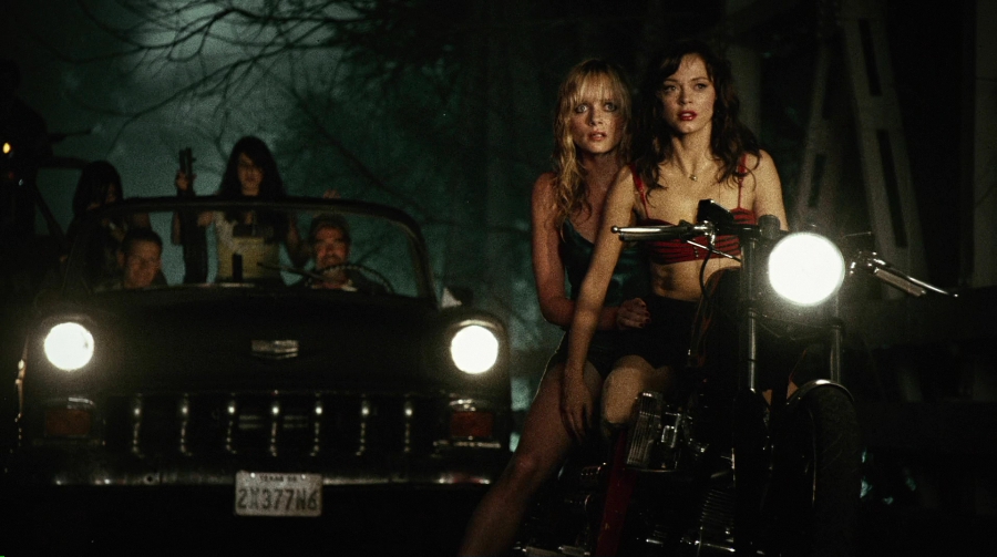 Charmed-Online-dot-net_PlanetTerror4333.jpg