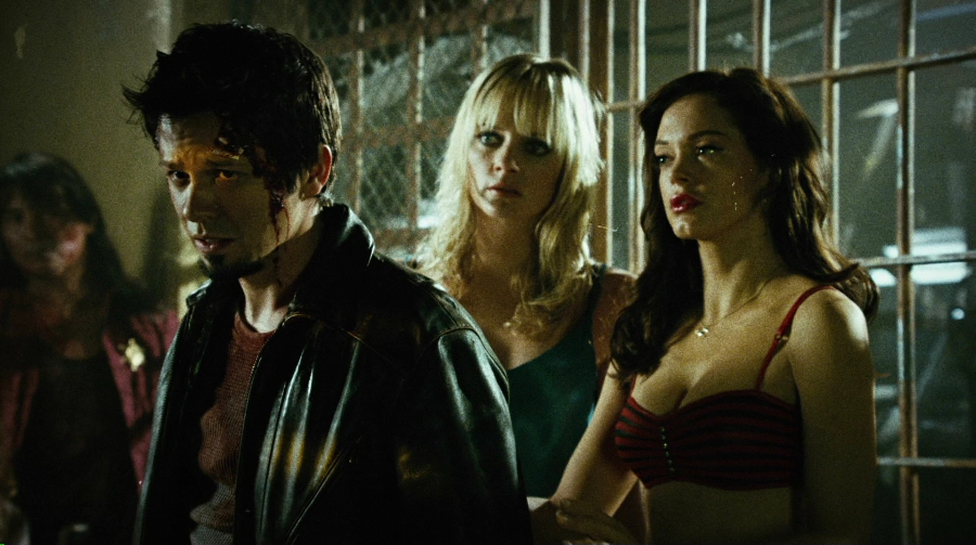 Charmed-Online-dot-net_PlanetTerror4366.jpg