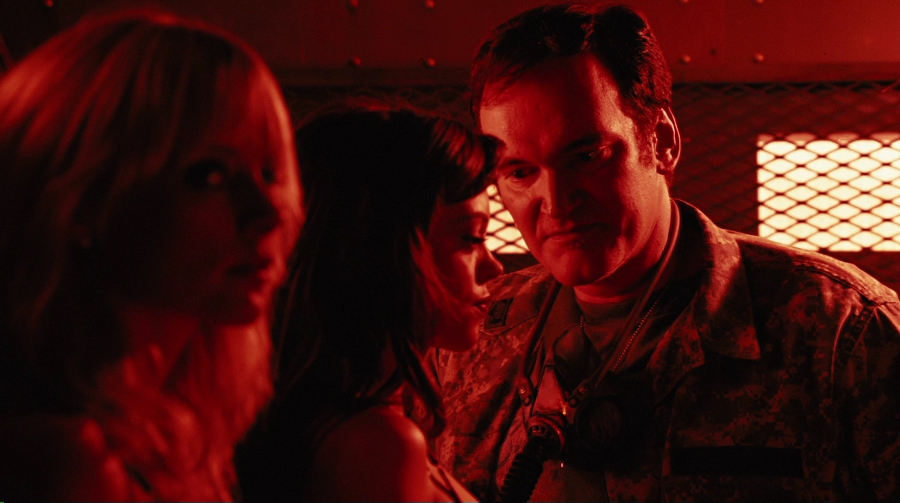 Charmed-Online-dot-net_PlanetTerror4523.jpg
