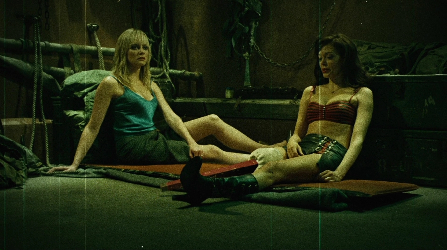 Charmed-Online-dot-net_PlanetTerror4873.jpg