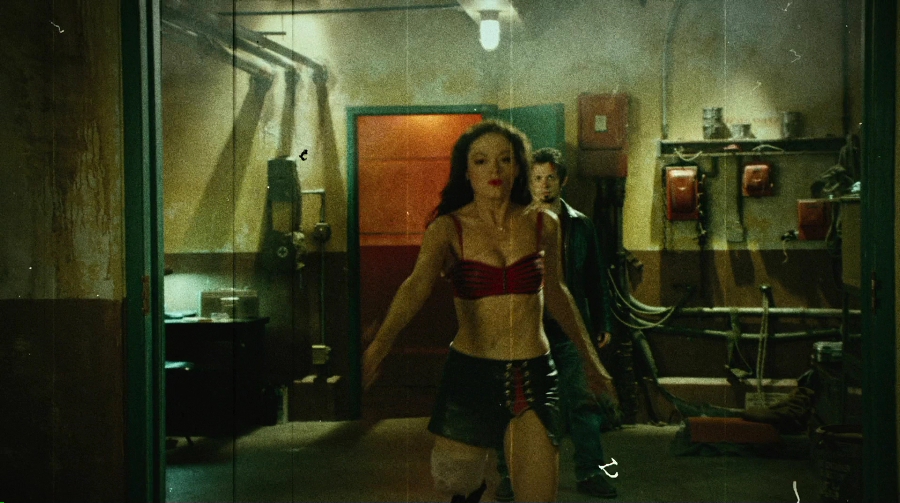 Charmed-Online-dot-net_PlanetTerror5149.jpg