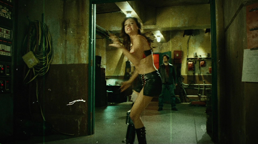 Charmed-Online-dot-net_PlanetTerror5155.jpg