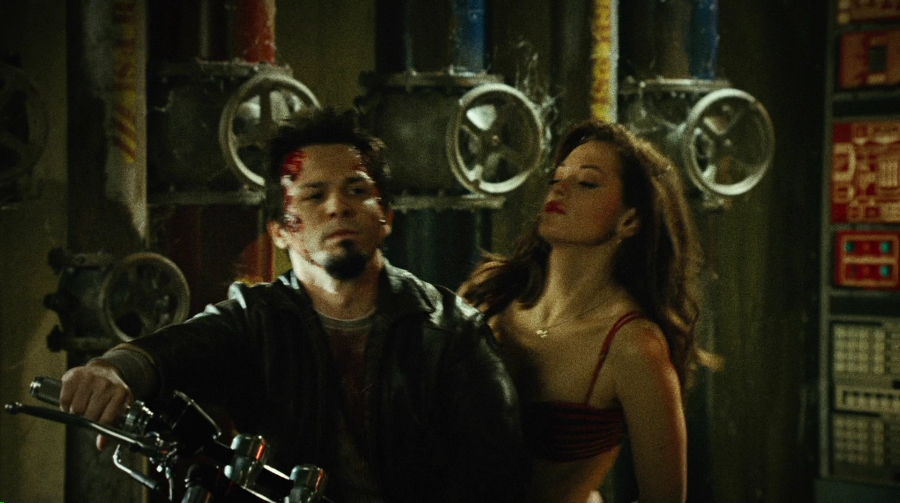 Charmed-Online-dot-net_PlanetTerror5220.jpg