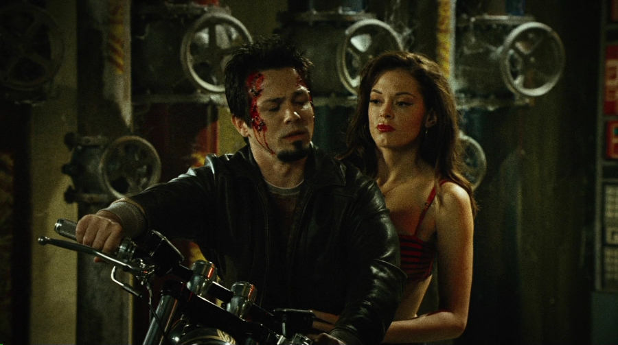 Charmed-Online-dot-net_PlanetTerror5222.jpg Charmed-Online-dot-net_PlanetTerror5222.jpg
