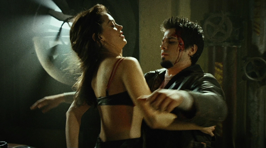 Charmed-Online-dot-net_PlanetTerror5225.jpg
