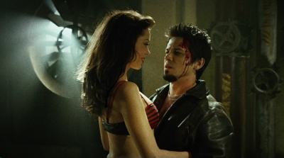 Charmed-Online-dot-net_PlanetTerror5227.jpg