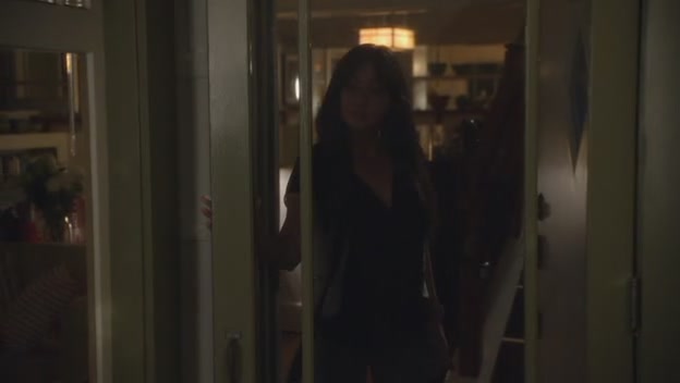 Charmed-Online-dot-net_90210-1x02TheJetSet1958.jpg