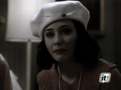 charmed-online_dot_nl-BeverlyHills90210-2x13-2246.jpg