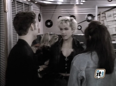 charmed-online_dot_nl-BeverlyHills90210-2x15-0525.jpg